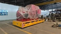 Bezkolejový elektrický motorový přepravní vozík